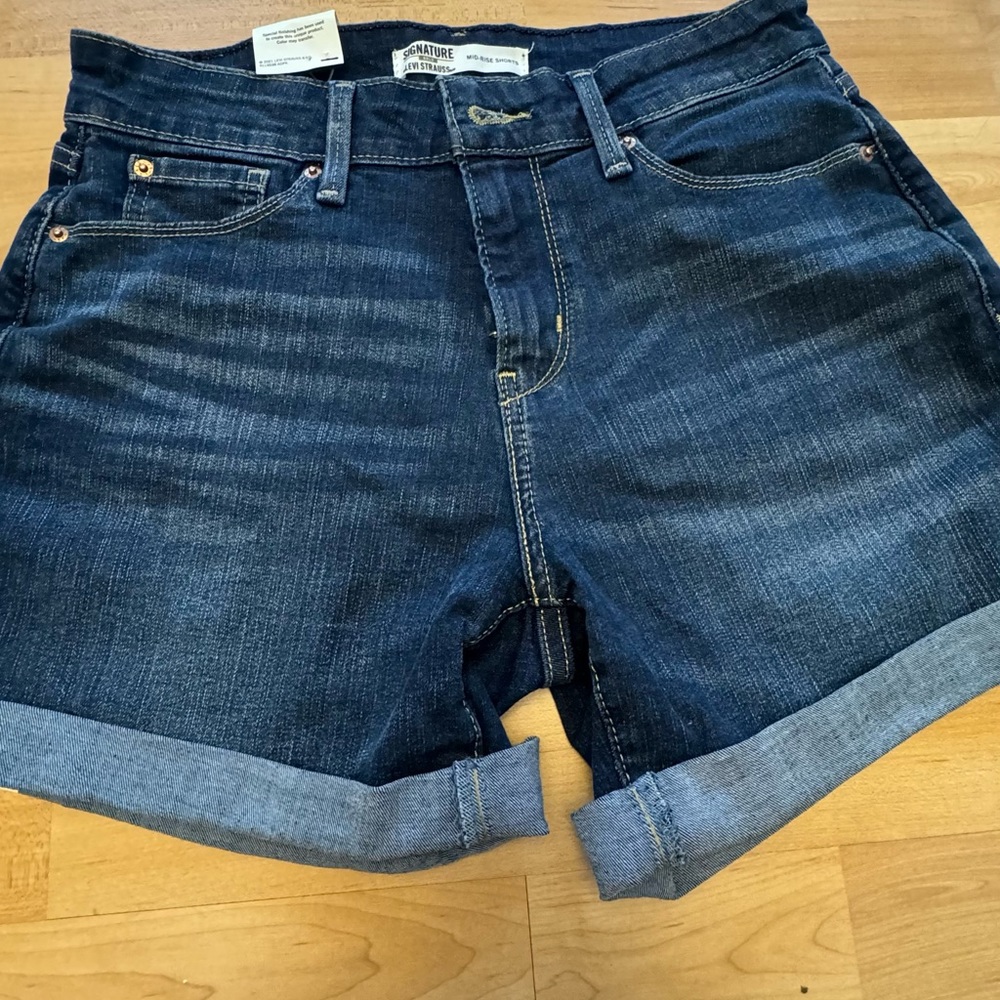 Levi Strauss midi rise 5” shorts